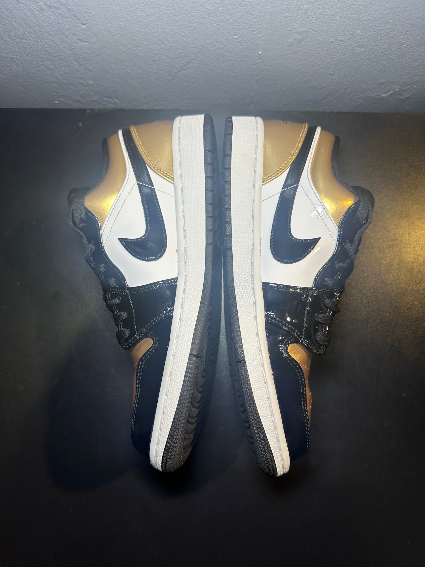 Jordan 1 low “Gold Toe” 2019