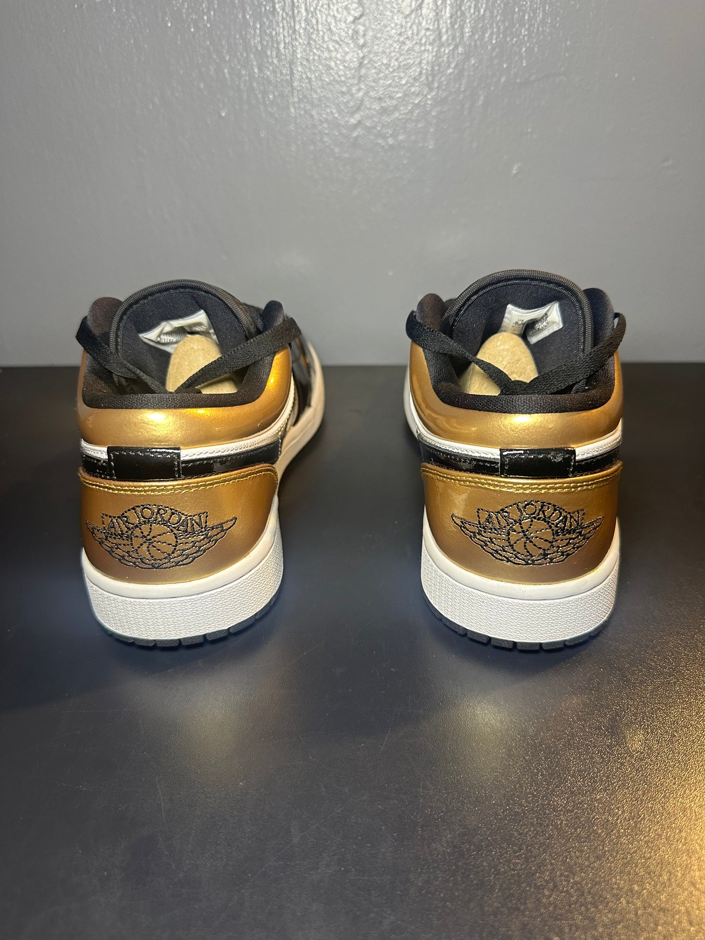 Jordan 1 low “Gold Toe” 2019