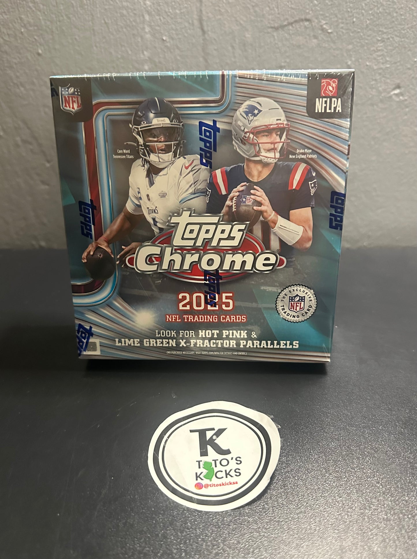Topps Chrome NFL Football 2025 Mega