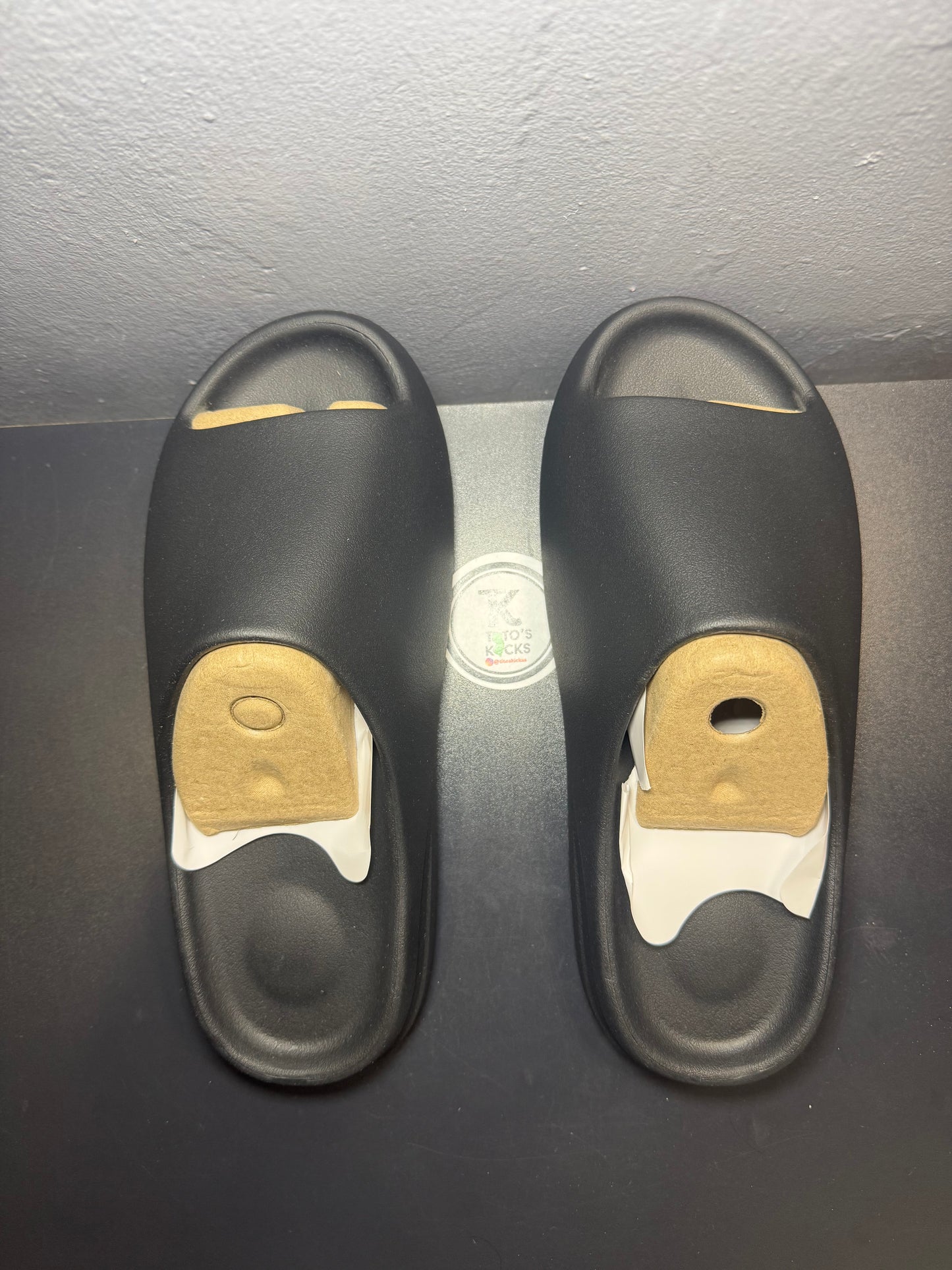 Yeezy Slide “Black” YS-001