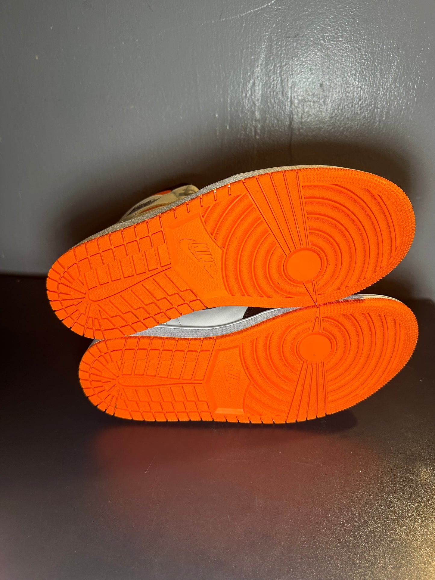 Jordan 1 Retro High “Electro Orange”