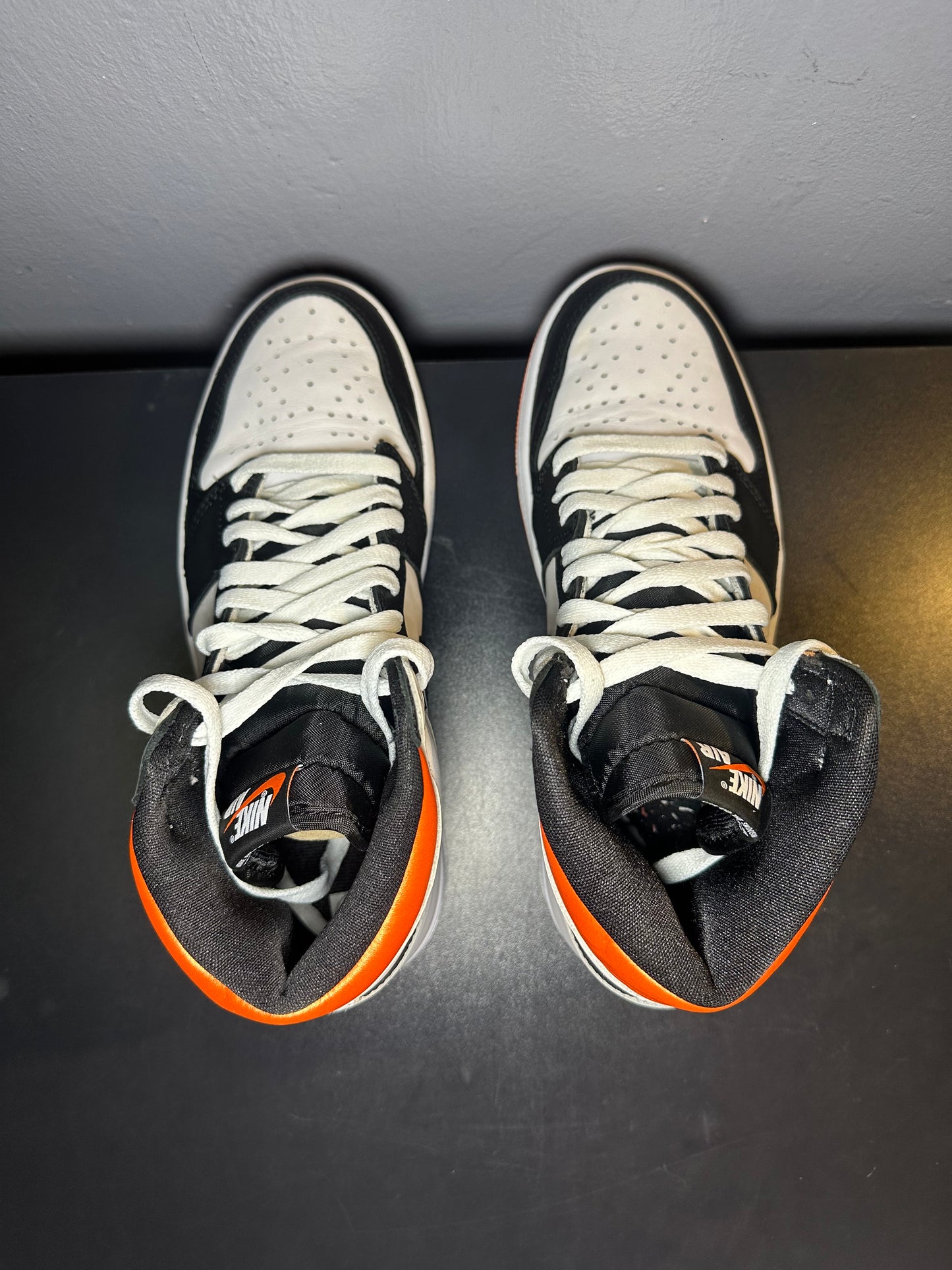 Jordan 1 Retro High “Electro Orange”